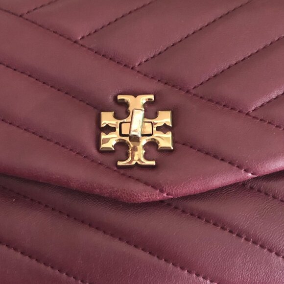 TORY BURCH Quilted Kira Chevron Shoulder Crossbody Bag Bordeaux - Picture 9 of 12